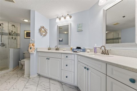 Condo in New Smyrna Beach, Florida, 2 bedrooms  № 1907569 - photo 25