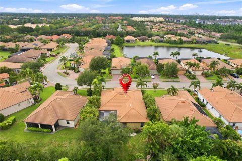 Villa ou maison à vendre à Sarasota, Floride: 4 chambres, 225.29 m2 № 2227651 - photo 12