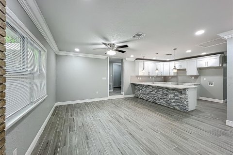 Casa en venta en Orlando, Florida, 4 dormitorios, 157.93 m2 № 1679892 - foto 9