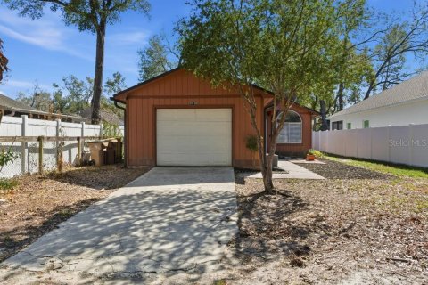 House in Sorrento, Florida 2 bedrooms, 103.03 sq.m. № 2111993 - photo 15