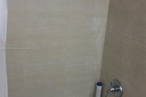 Condo in Miami, Florida, 1 bedroom  № 2068494 - photo 7