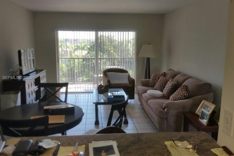 Condo in Miami, Florida, 1 bedroom  № 2068494 - photo 6