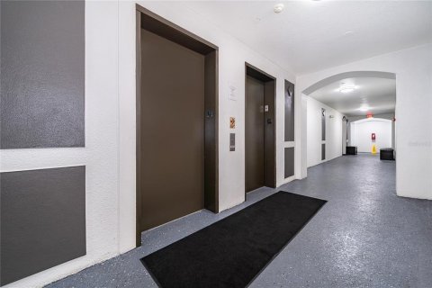 Condo in Orlando, Florida, 2 bedrooms  № 2218546 - photo 14