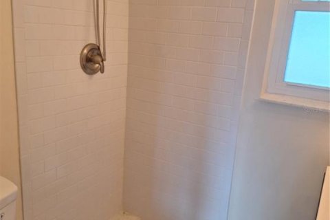 House in Seminole, Florida 3 bedrooms, 83.05 sq.m. № 2094379 - photo 11