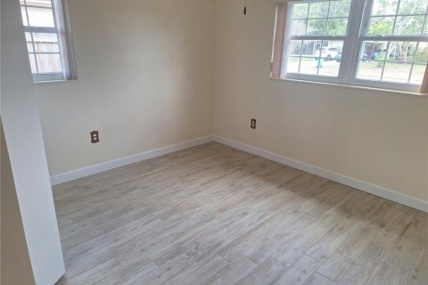 House in Seminole, Florida 3 bedrooms, 83.05 sq.m. № 2094379 - photo 9