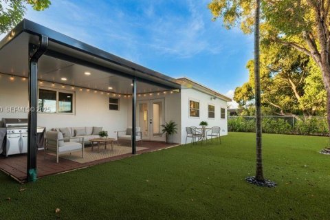 House in Margate, Florida 3 bedrooms, 144.28 sq.m. № 1988990 - photo 4