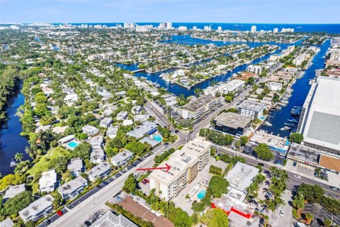 Condo in Fort Lauderdale, Florida, 1 bedroom  № 888407 - photo 1