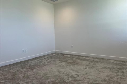 House in Wesley Chapel, Florida 5 bedrooms, 418.15 sq.m. № 1637543 - photo 12