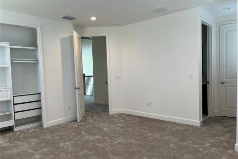House in Wesley Chapel, Florida 5 bedrooms, 418.15 sq.m. № 1637543 - photo 4