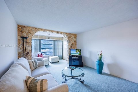 Condominio en venta en Tamarac, Florida, 1 dormitorio, 65.03 m2 № 1976453 - foto 5