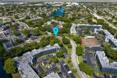 Condominio en venta en Tamarac, Florida, 1 dormitorio, 65.03 m2 № 1976453 - foto 24