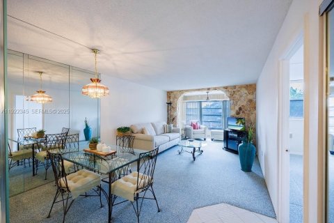 Condominio en venta en Tamarac, Florida, 1 dormitorio, 65.03 m2 № 1976453 - foto 3