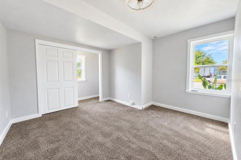 House in Auburndale, Florida 2 bedrooms, 69.86 sq.m. № 2393995 - photo 17