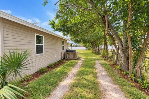 House in Auburndale, Florida 2 bedrooms, 69.86 sq.m. № 2393995 - photo 20