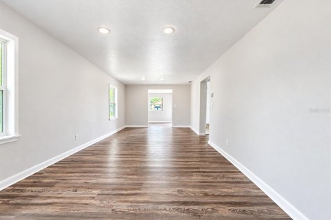 House in Auburndale, Florida 2 bedrooms, 69.86 sq.m. № 2393995 - photo 15