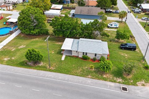 House in Auburndale, Florida 2 bedrooms, 69.86 sq.m. № 2393995 - photo 4