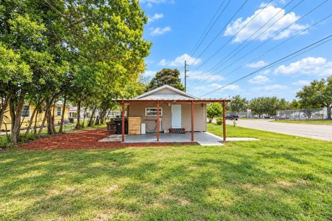 House in Auburndale, Florida 2 bedrooms, 69.86 sq.m. № 2393995 - photo 28