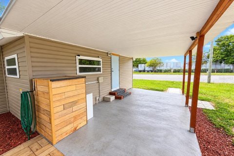 House in Auburndale, Florida 2 bedrooms, 69.86 sq.m. № 2393995 - photo 26