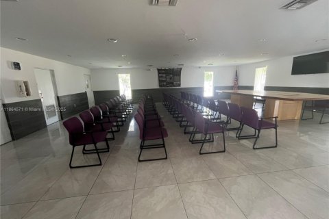 Condo in Lauderhill, Florida, 2 bedrooms  № 1893183 - photo 7