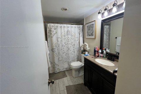 Condo in Lauderhill, Florida, 2 bedrooms  № 1893183 - photo 20