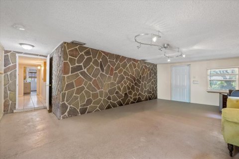 House in Tampa, Florida 3 bedrooms, 167.6 sq.m. № 2197759 - photo 23