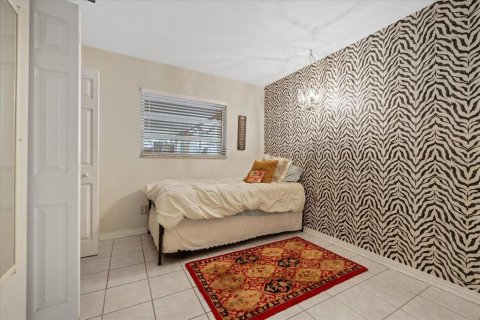 House in Tampa, Florida 3 bedrooms, 167.6 sq.m. № 2197759 - photo 29