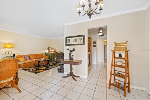 House in Tampa, Florida 3 bedrooms, 167.6 sq.m. № 2197759 - photo 7