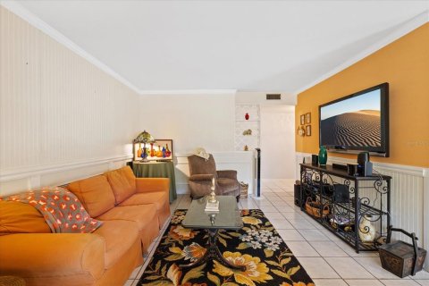 House in Tampa, Florida 3 bedrooms, 167.6 sq.m. № 2197759 - photo 11