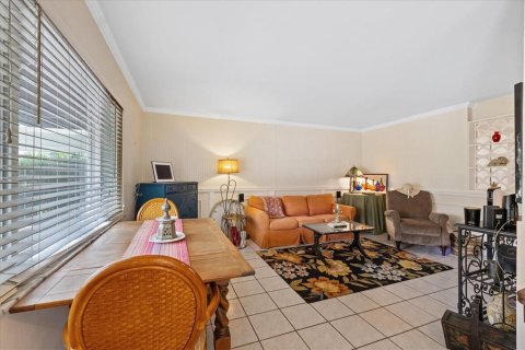 House in Tampa, Florida 3 bedrooms, 167.6 sq.m. № 2197759 - photo 9
