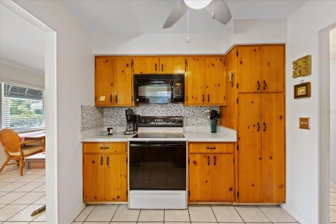 House in Tampa, Florida 3 bedrooms, 167.6 sq.m. № 2197759 - photo 21