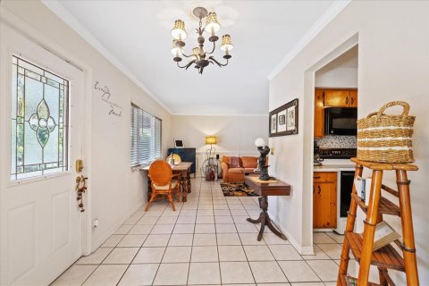 House in Tampa, Florida 3 bedrooms, 167.6 sq.m. № 2197759 - photo 8