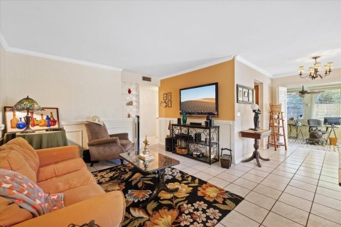 House in Tampa, Florida 3 bedrooms, 167.6 sq.m. № 2197759 - photo 12