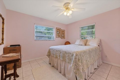 House in Tampa, Florida 3 bedrooms, 167.6 sq.m. № 2197759 - photo 27