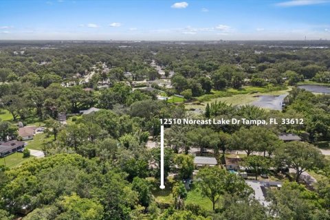 House in Tampa, Florida 3 bedrooms, 167.6 sq.m. № 2197759 - photo 5