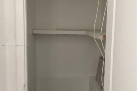 House in Cutler Bay, Florida 4 bedrooms, 202.53 sq.m. № 1937270 - photo 28