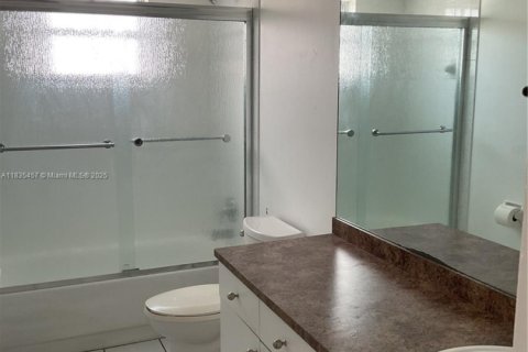 House in Cutler Bay, Florida 4 bedrooms, 202.53 sq.m. № 1937270 - photo 20