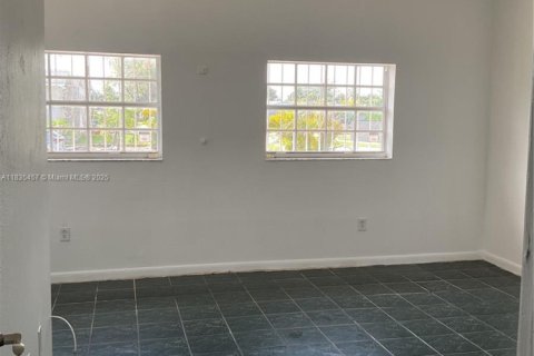 House in Cutler Bay, Florida 4 bedrooms, 202.53 sq.m. № 1937270 - photo 22