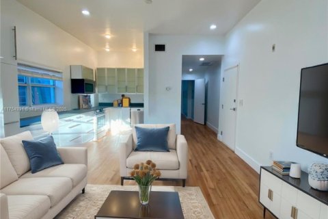 Купить кондоминиум в Майами-Бич, Флорида 1 спальня, 60.39м2, № 1958285 - фото 1