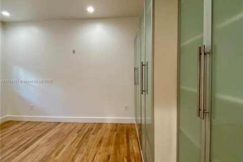 Купить кондоминиум в Майами-Бич, Флорида 1 спальня, 60.39м2, № 1958285 - фото 10