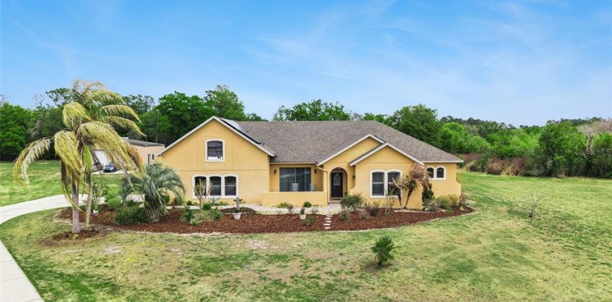 House in Groveland, Florida 3 bedrooms, 308.9 sq.m. № 2212816
