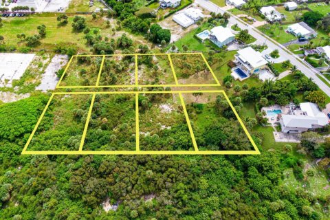 Terreno en venta en Jensen Beach, Florida № 788706 - foto 1