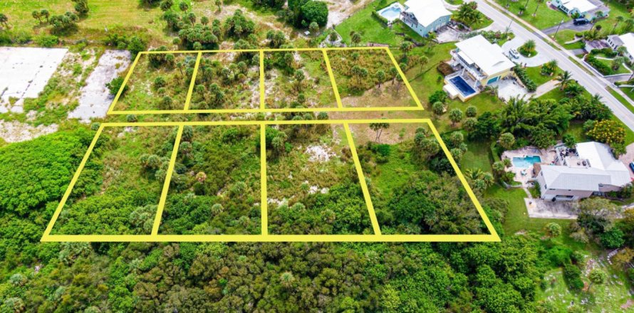 Terreno en Jensen Beach, Florida № 788706