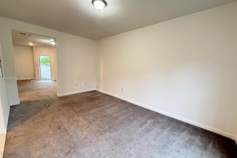 Touwnhouse à louer à Miami, Floride: 3 chambres, 154.4 m2 № 2003389 - photo 7