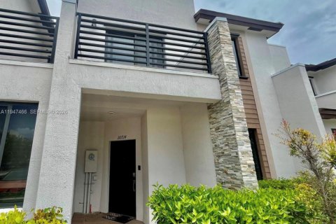 Townhouse in Miami, Florida 3 bedrooms, 154.4 sq.m. № 2003389