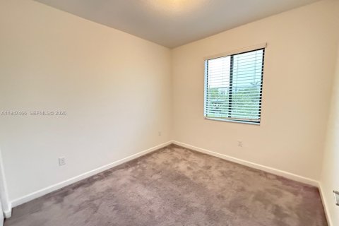 Touwnhouse à louer à Miami, Floride: 3 chambres, 154.4 m2 № 2003389 - photo 9