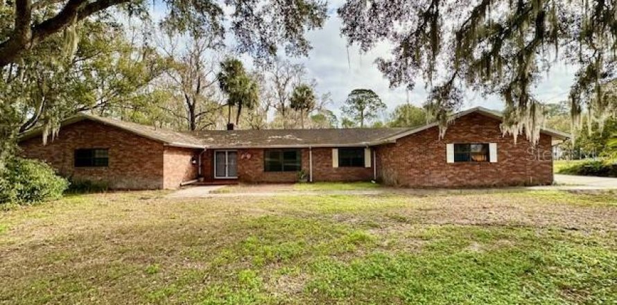 House in DeLand, Florida 4 bedrooms, 274.15 sq.m. № 1832622