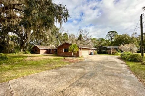 House in DeLand, Florida 4 bedrooms, 274.15 sq.m. № 1832622 - photo 4