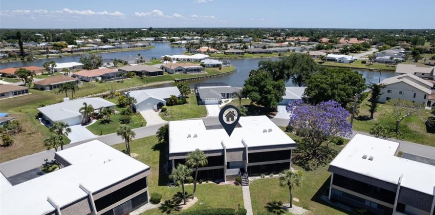 Condominio en Venice, Florida, 2 dormitorios № 2165900