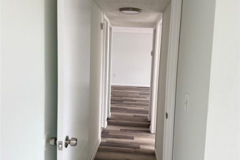 Condo in Lauderhill, Florida, 2 bedrooms  № 2242002 - photo 7
