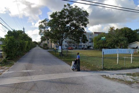 Condo in Lauderhill, Florida, 2 bedrooms  № 2242002 - photo 6